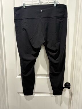 Lululemon Black High-Rise Cropped Leggings